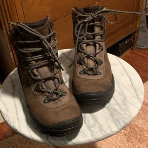 Salomon women’s hiking boot